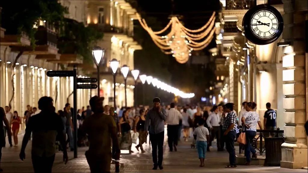 Check-In Apartment Near Fountain Square Vidadi Str Baku