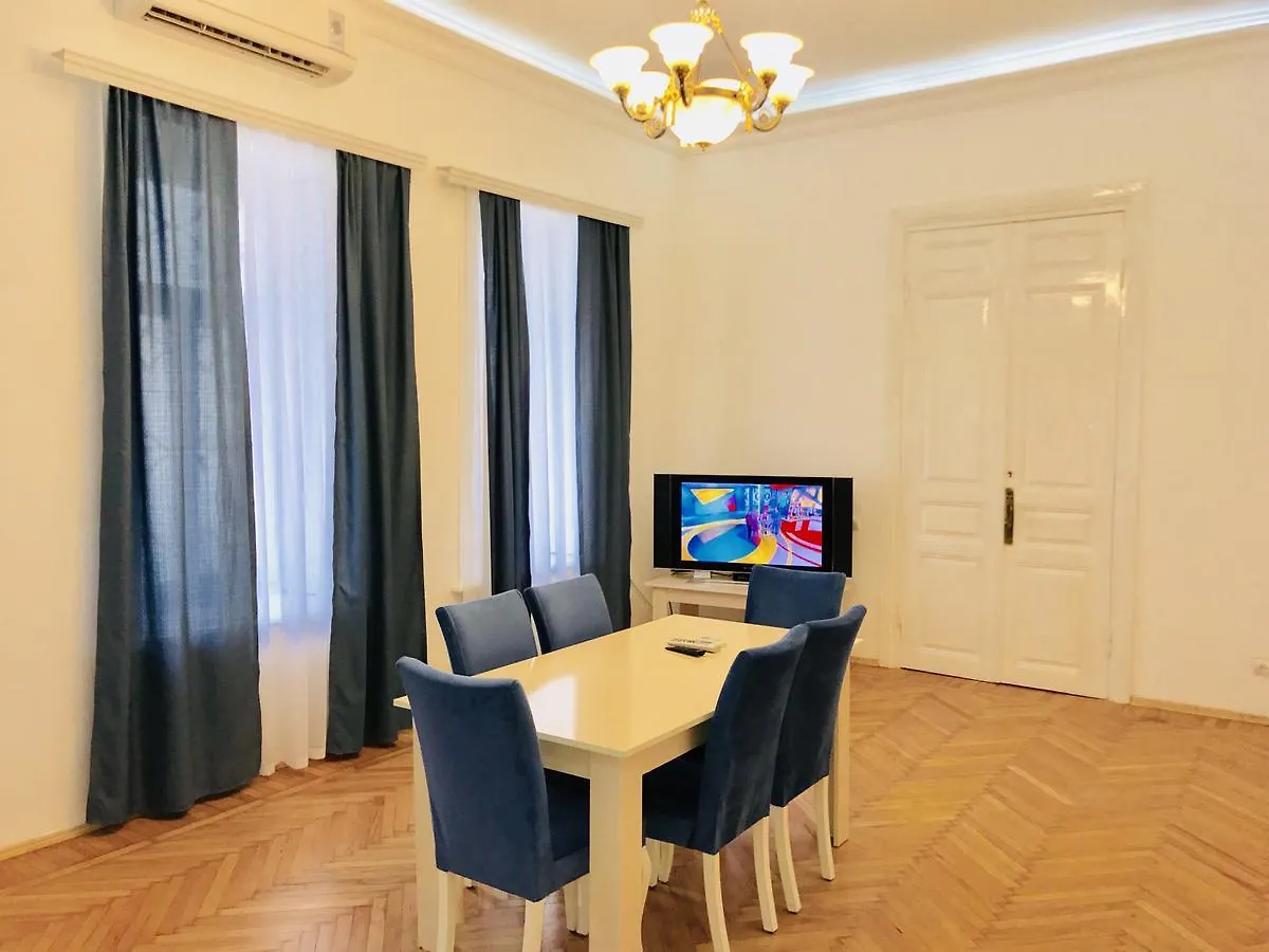 Check-In Apartment Near Fountain Square Vidadi Str Baku