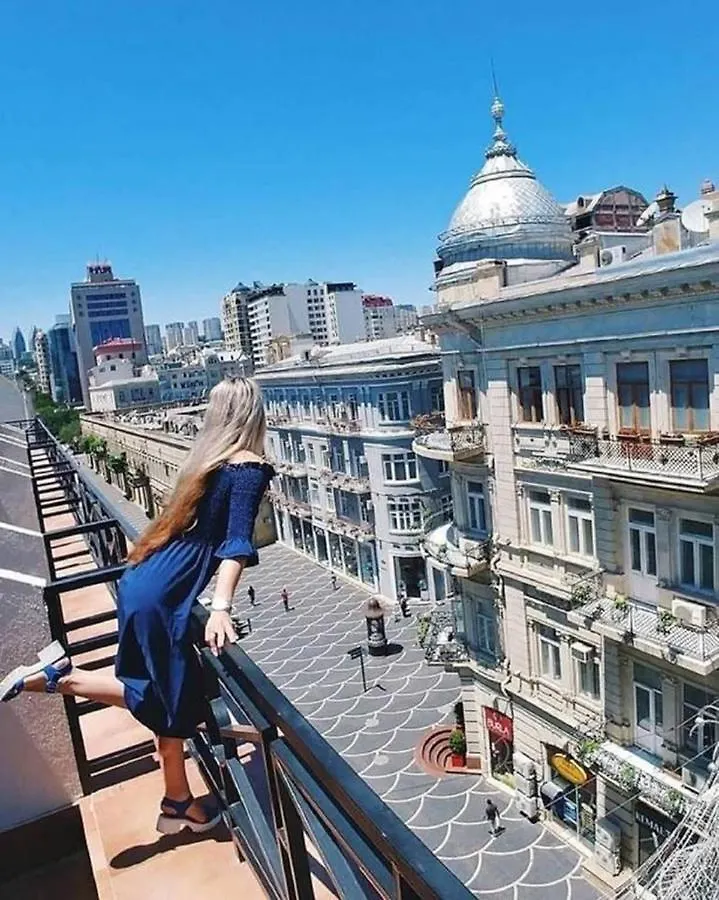 Check-In Apartment Near Fountain Square Vidadi Str Baku